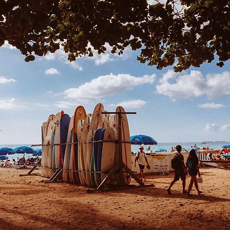 Royal Grove Waikiki Hotel Хонолулу Екстериор снимка