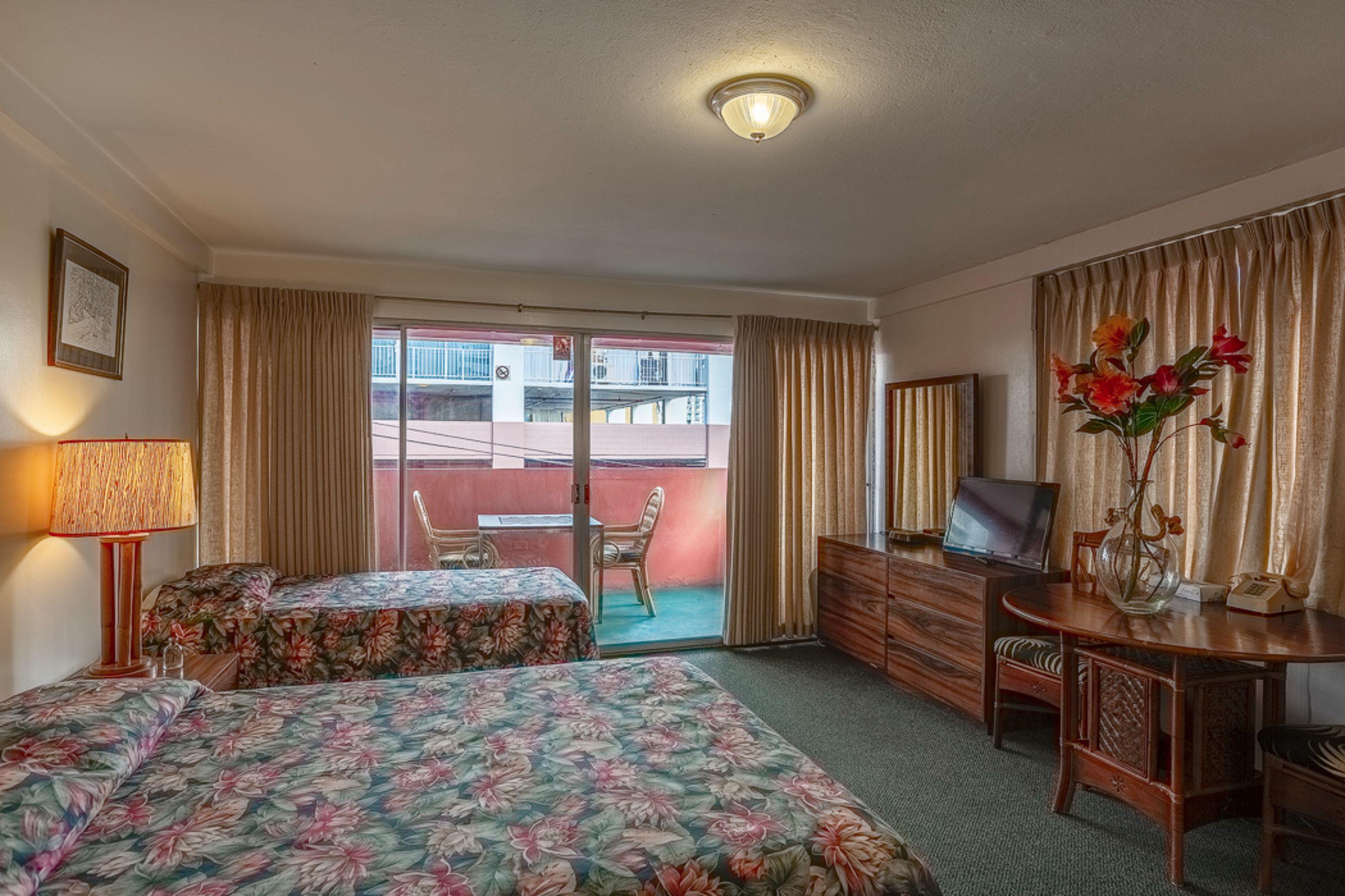 Royal Grove Waikiki Hotel Хонолулу Екстериор снимка
