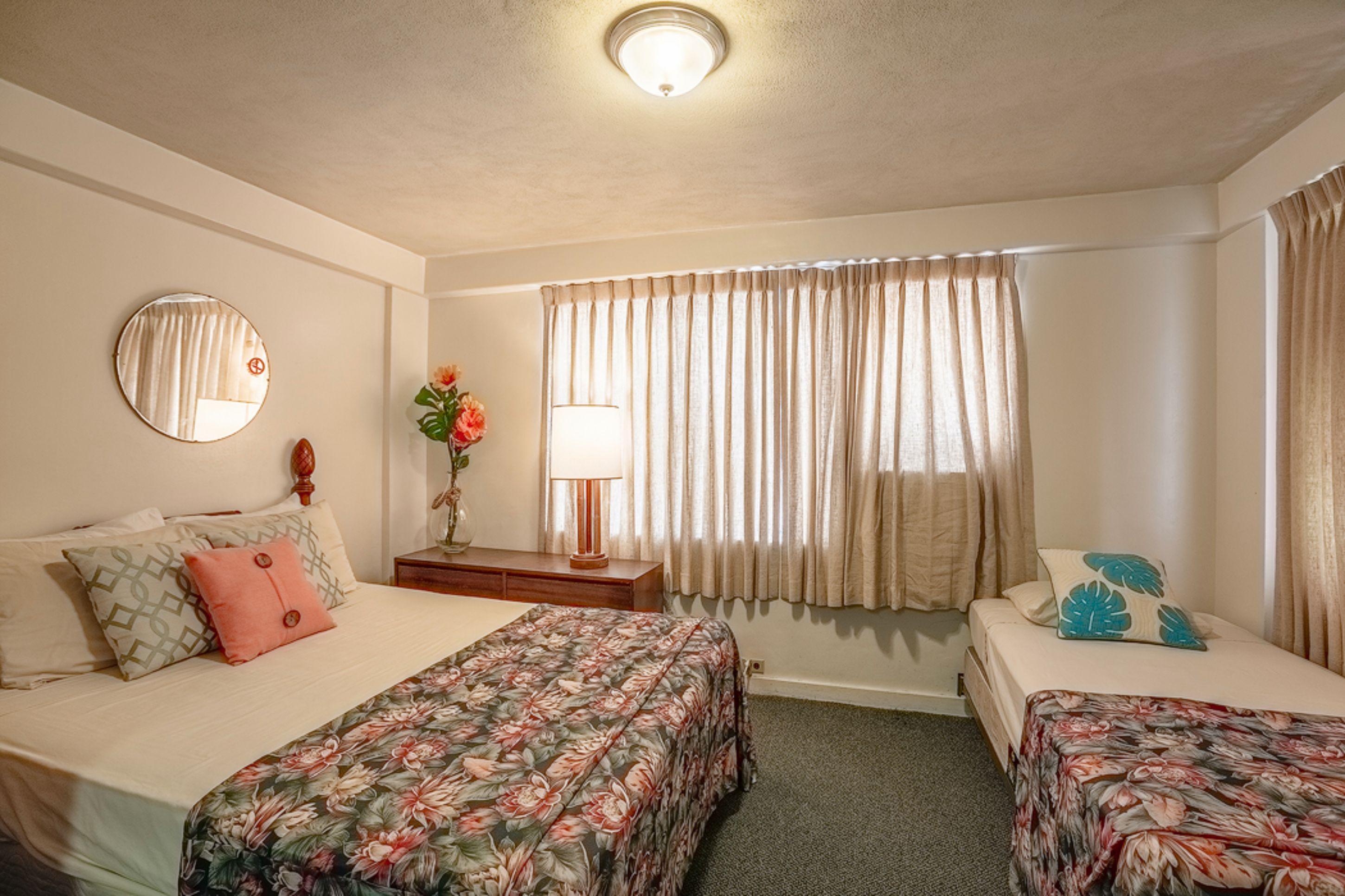 Royal Grove Waikiki Hotel Хонолулу Екстериор снимка