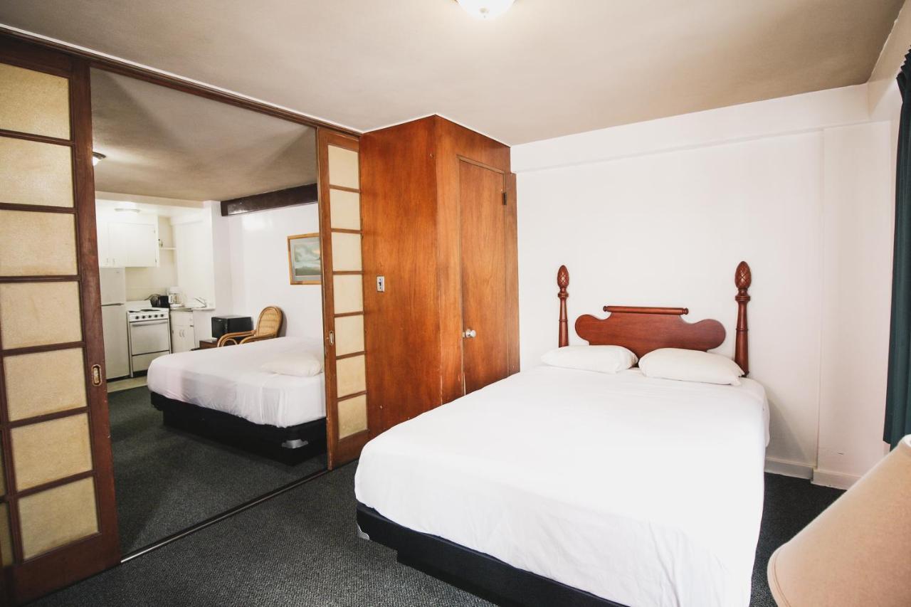 Royal Grove Waikiki Hotel Хонолулу Екстериор снимка