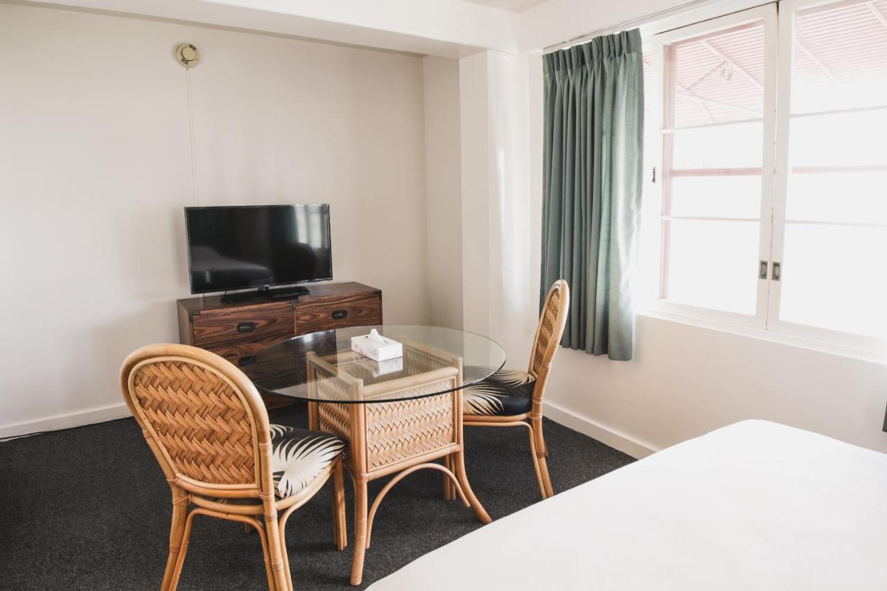 Royal Grove Waikiki Hotel Хонолулу Екстериор снимка