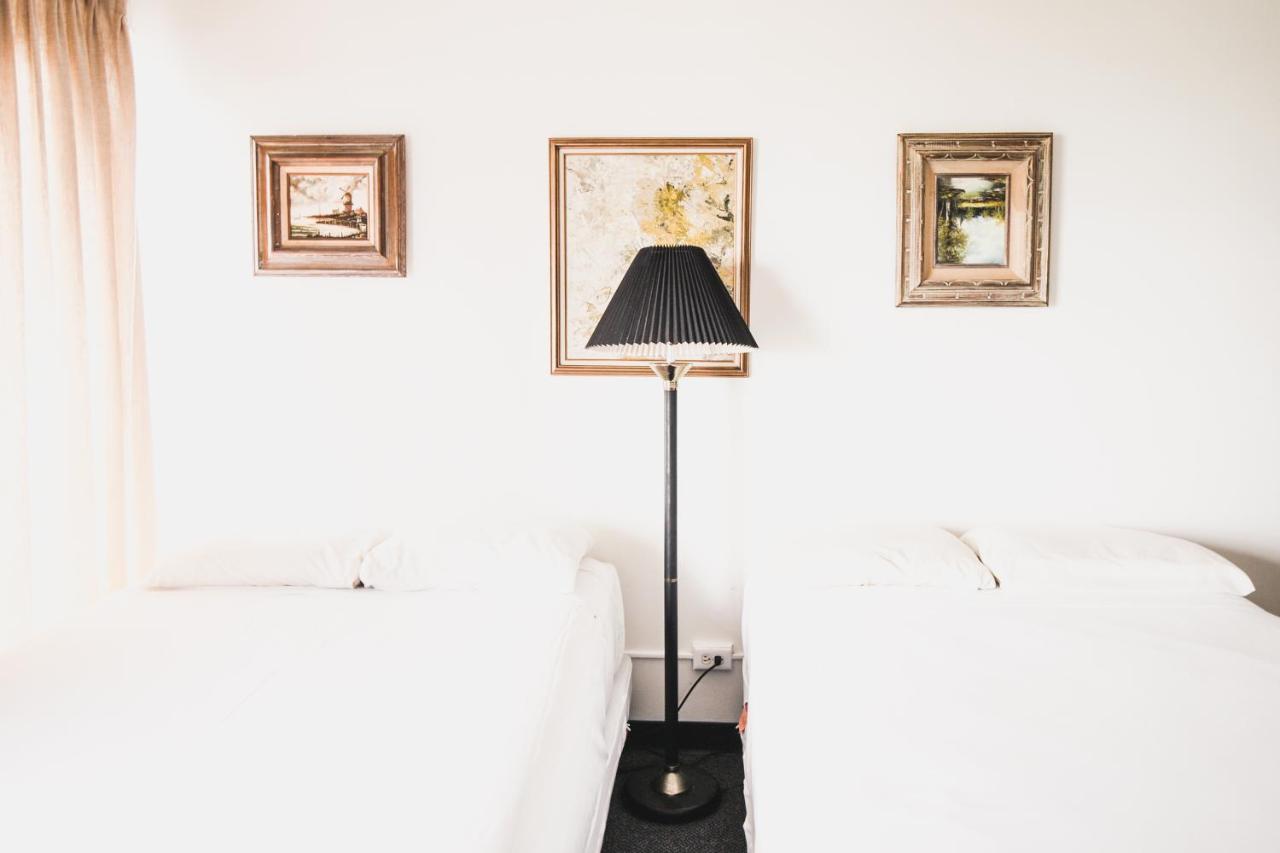 Royal Grove Waikiki Hotel Хонолулу Екстериор снимка