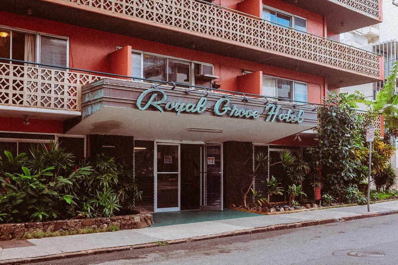 Royal Grove Waikiki Hotel Хонолулу Екстериор снимка