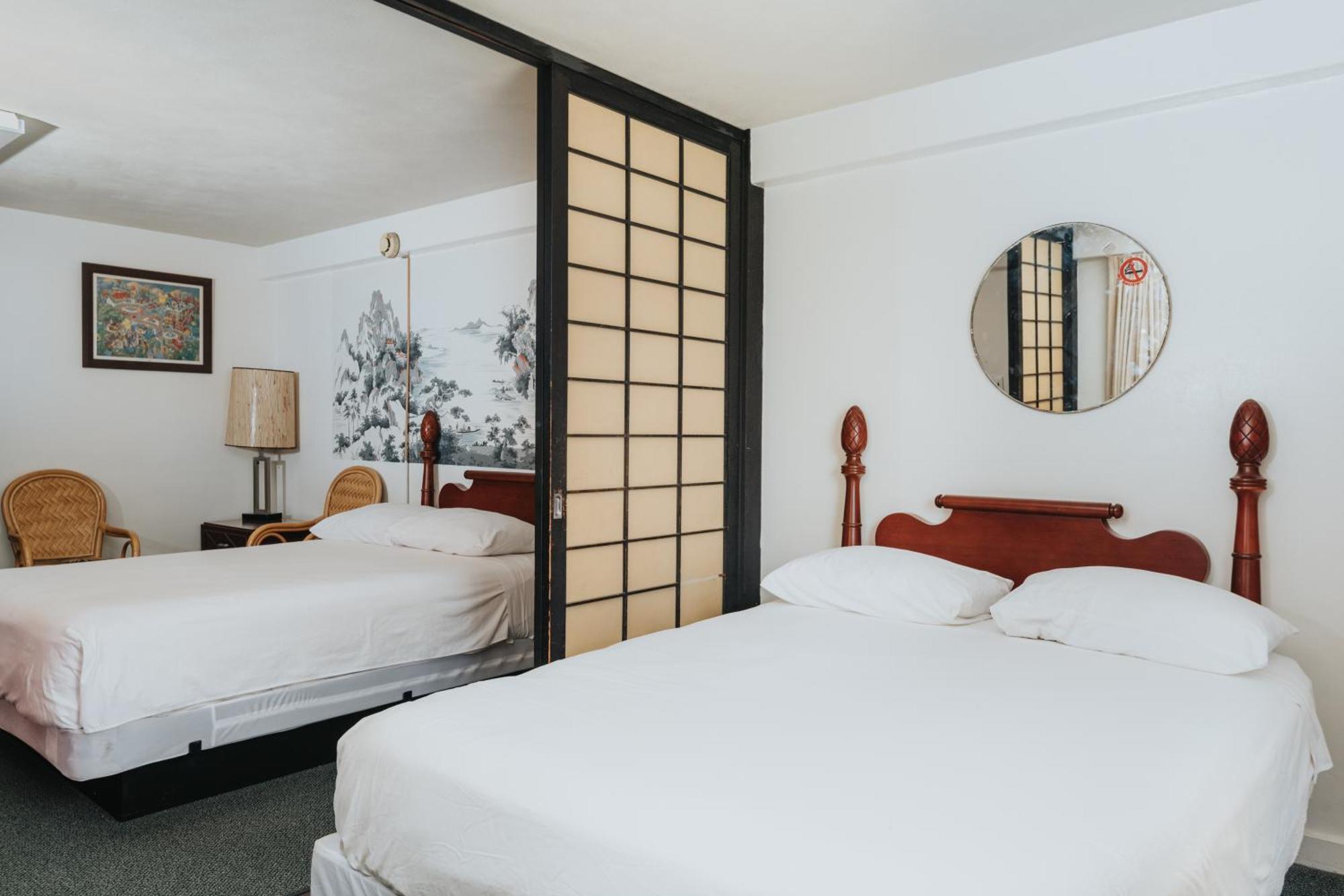 Royal Grove Waikiki Hotel Хонолулу Екстериор снимка