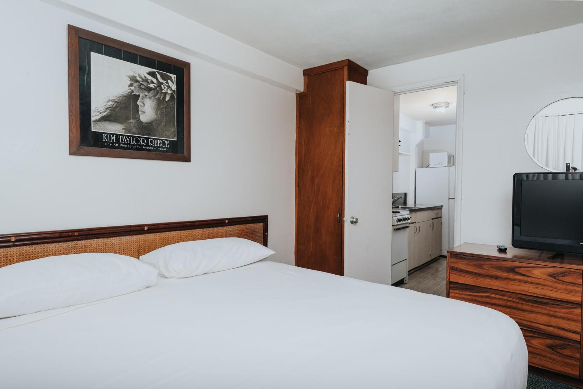Royal Grove Waikiki Hotel Хонолулу Екстериор снимка