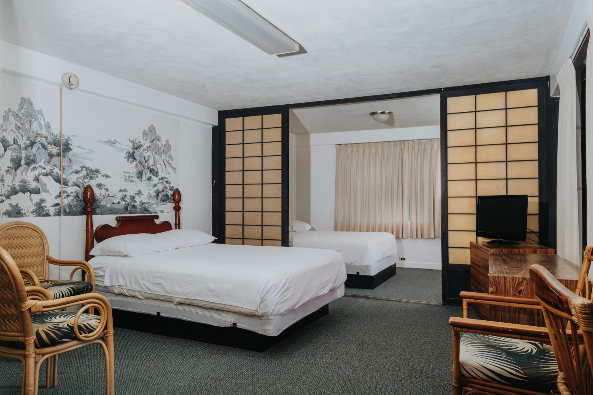 Royal Grove Waikiki Hotel Хонолулу Екстериор снимка