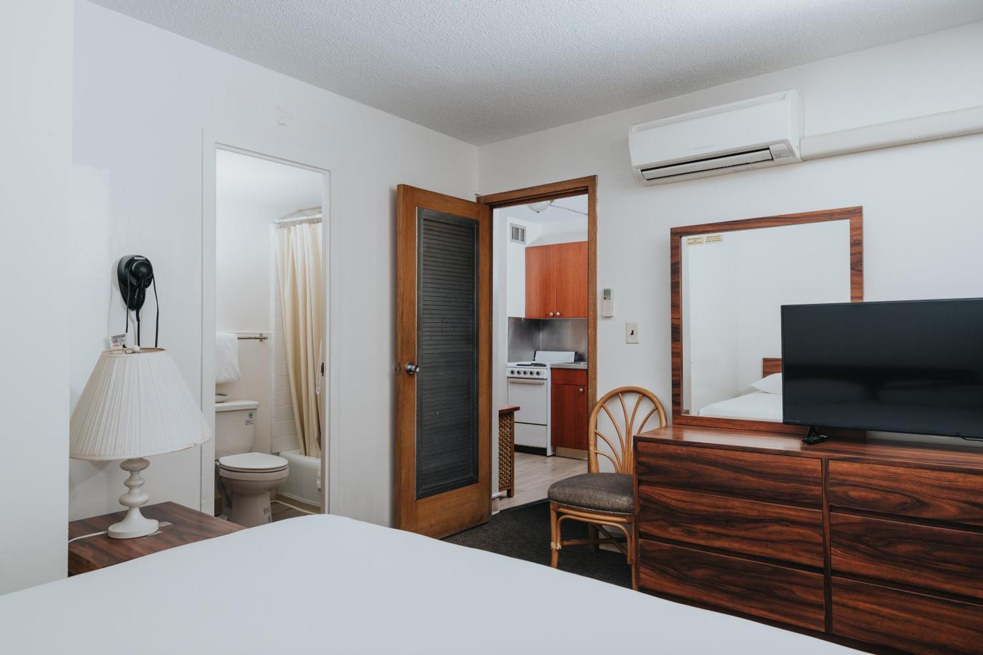 Royal Grove Waikiki Hotel Хонолулу Екстериор снимка