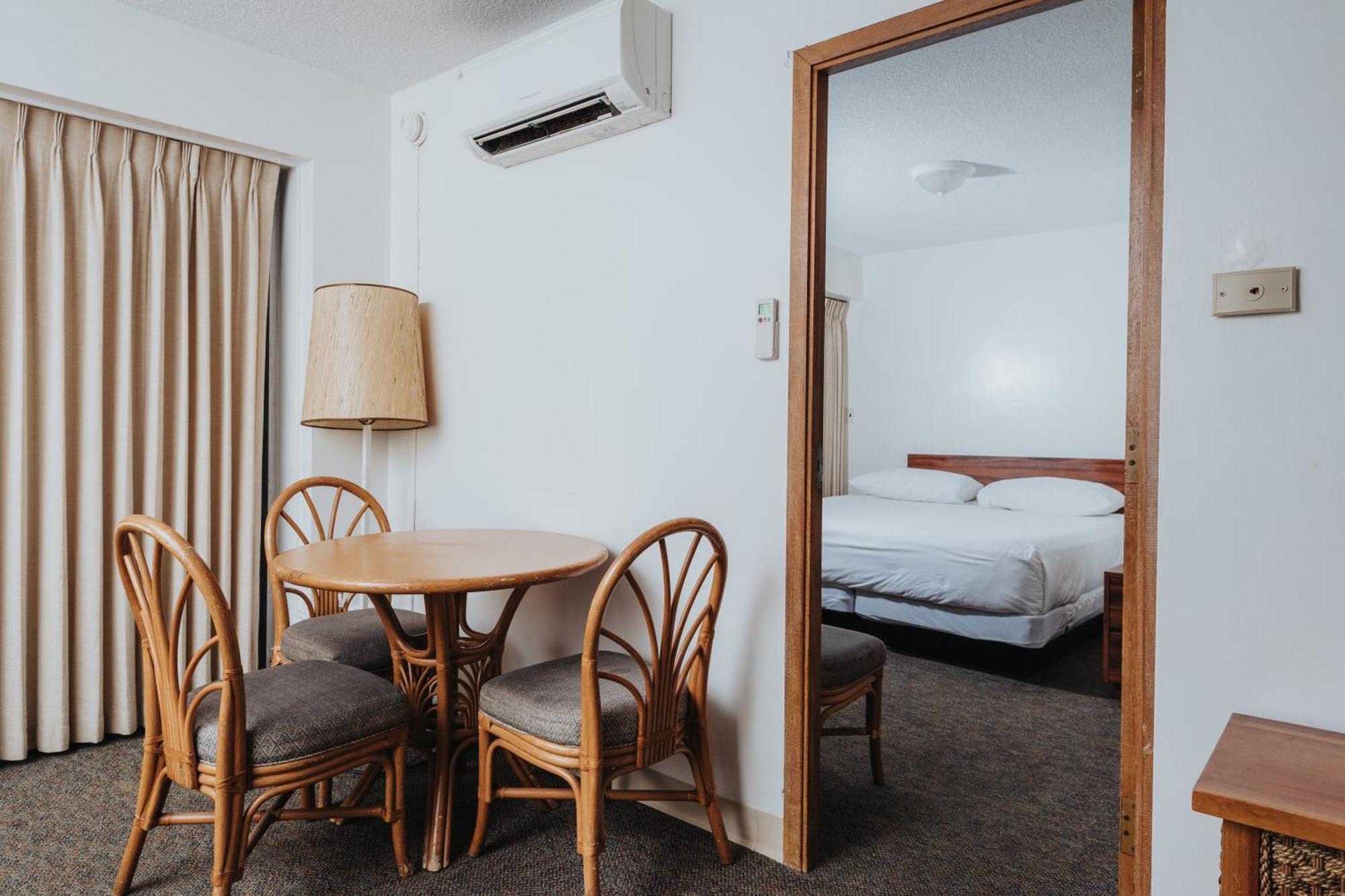 Royal Grove Waikiki Hotel Хонолулу Екстериор снимка
