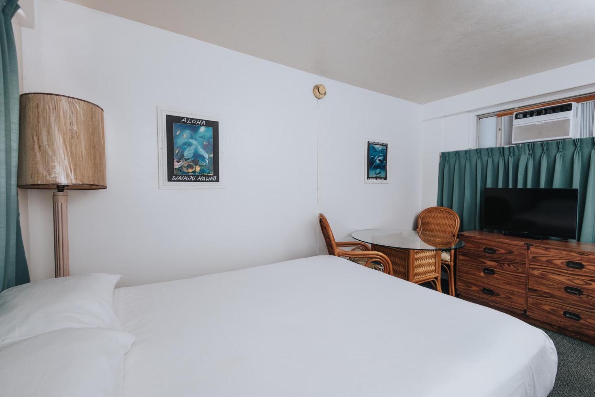 Royal Grove Waikiki Hotel Хонолулу Екстериор снимка