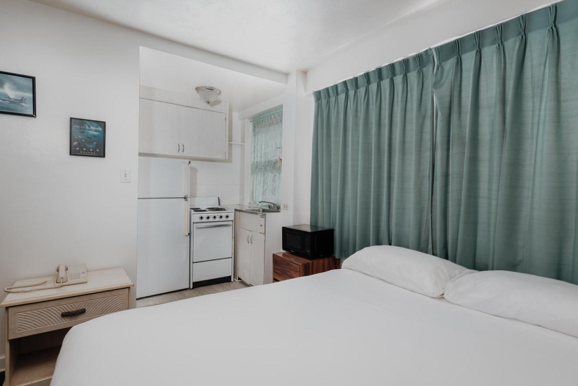 Royal Grove Waikiki Hotel Хонолулу Екстериор снимка