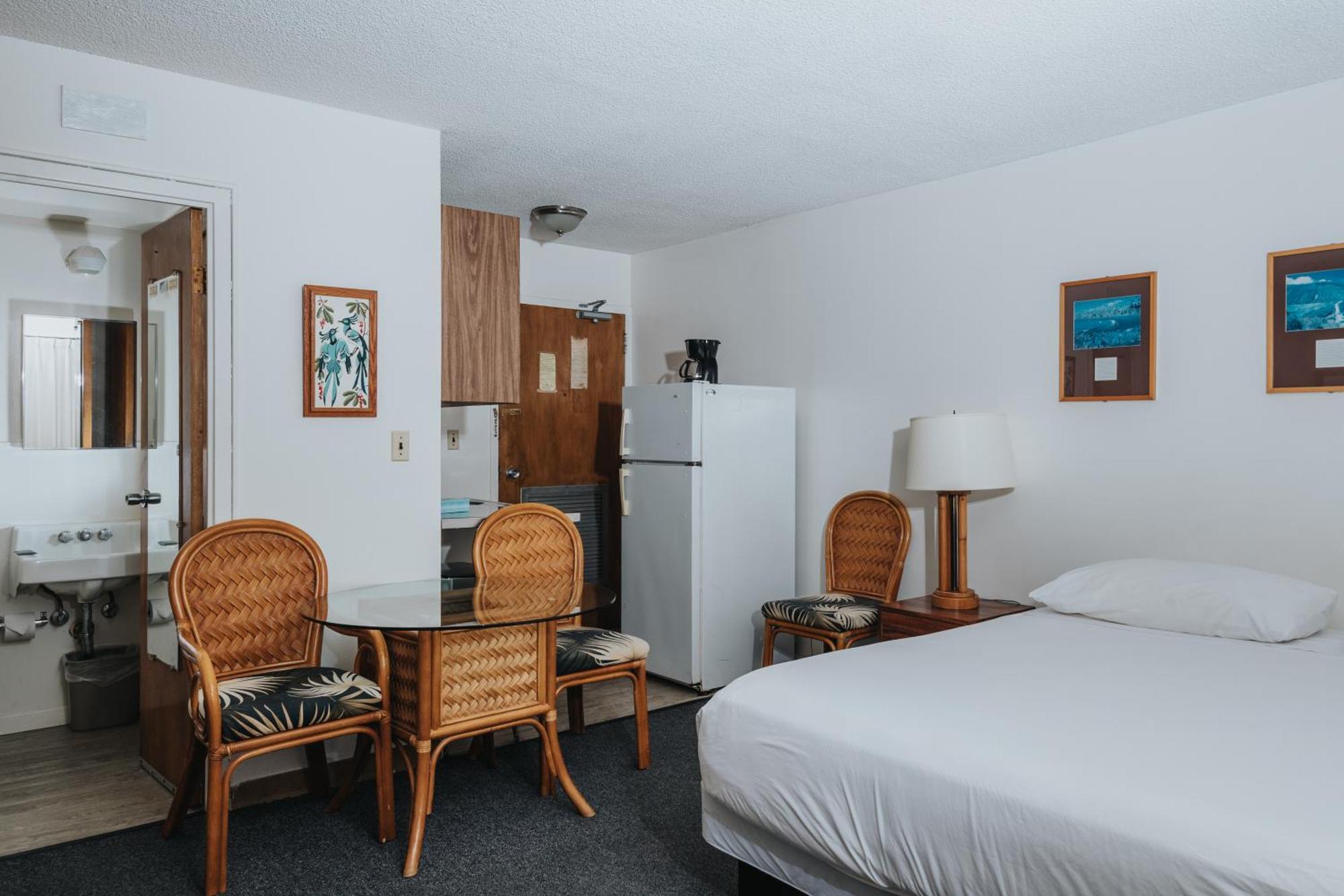 Royal Grove Waikiki Hotel Хонолулу Екстериор снимка