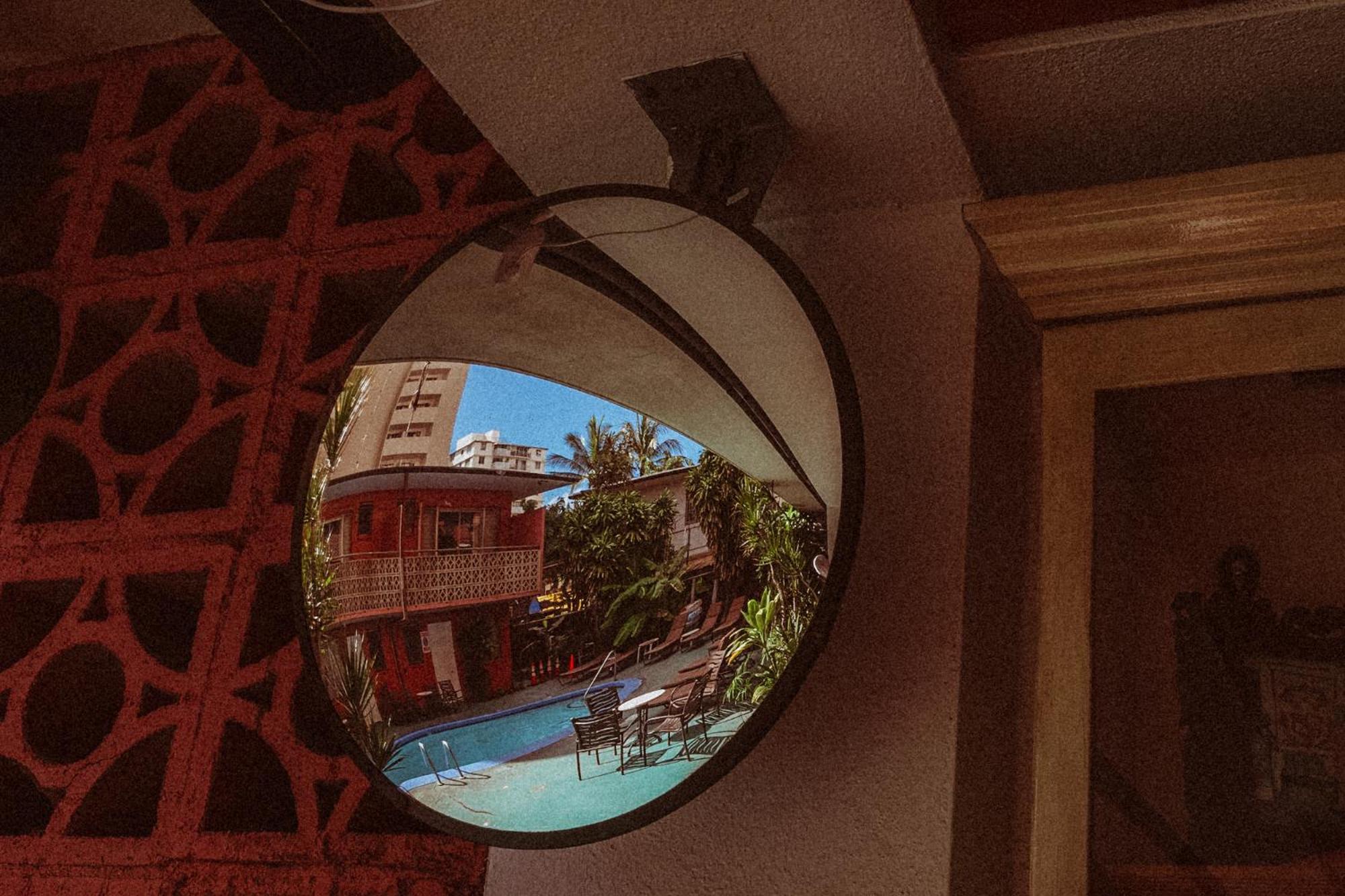 Royal Grove Waikiki Hotel Хонолулу Екстериор снимка